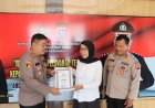 Kapolres Pariaman Berikan Penghargaan kepada Tokoh Perempuan Penggerak Perlindungan Anak dan Perempuan