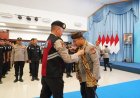Saluak dan Selendang Persaudaraan: Cendera Mata Adat Palembayan untuk Kapolda Riau di Penghujung Misi Kemanusiaan